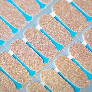 Color Street: 4 for $20: Mojave Gold nail strips
